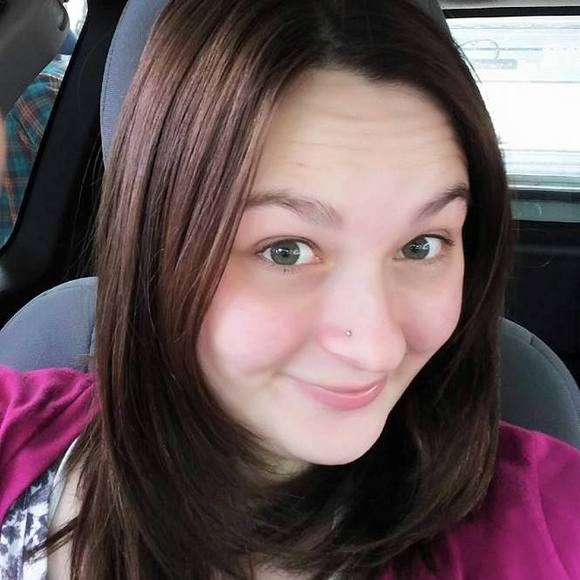 Meet your Posher, Danielle - Picture 1 of 1